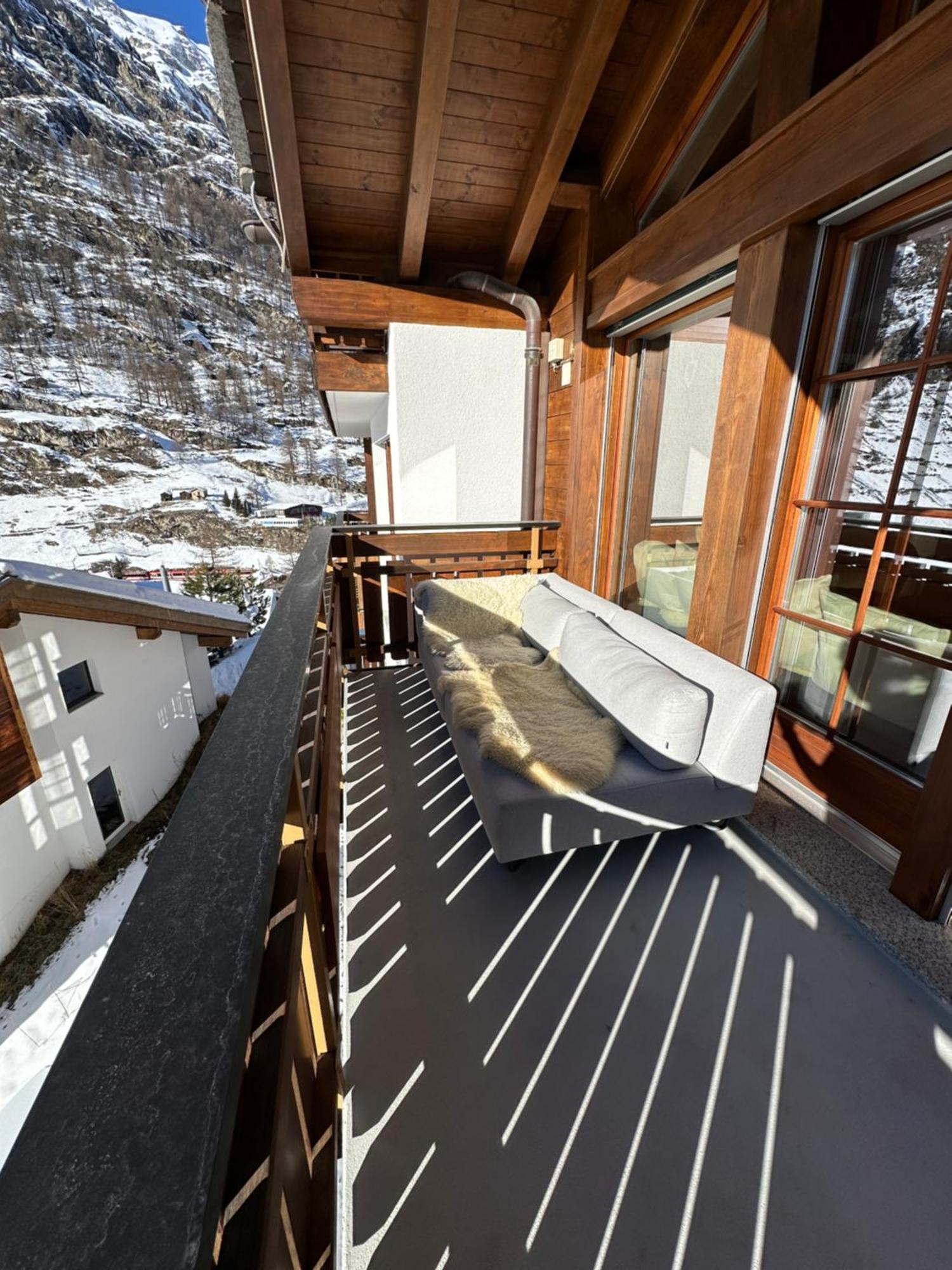 Modern Self-Catering Apartment With Matterhorn Views Zermatt Buitenkant foto