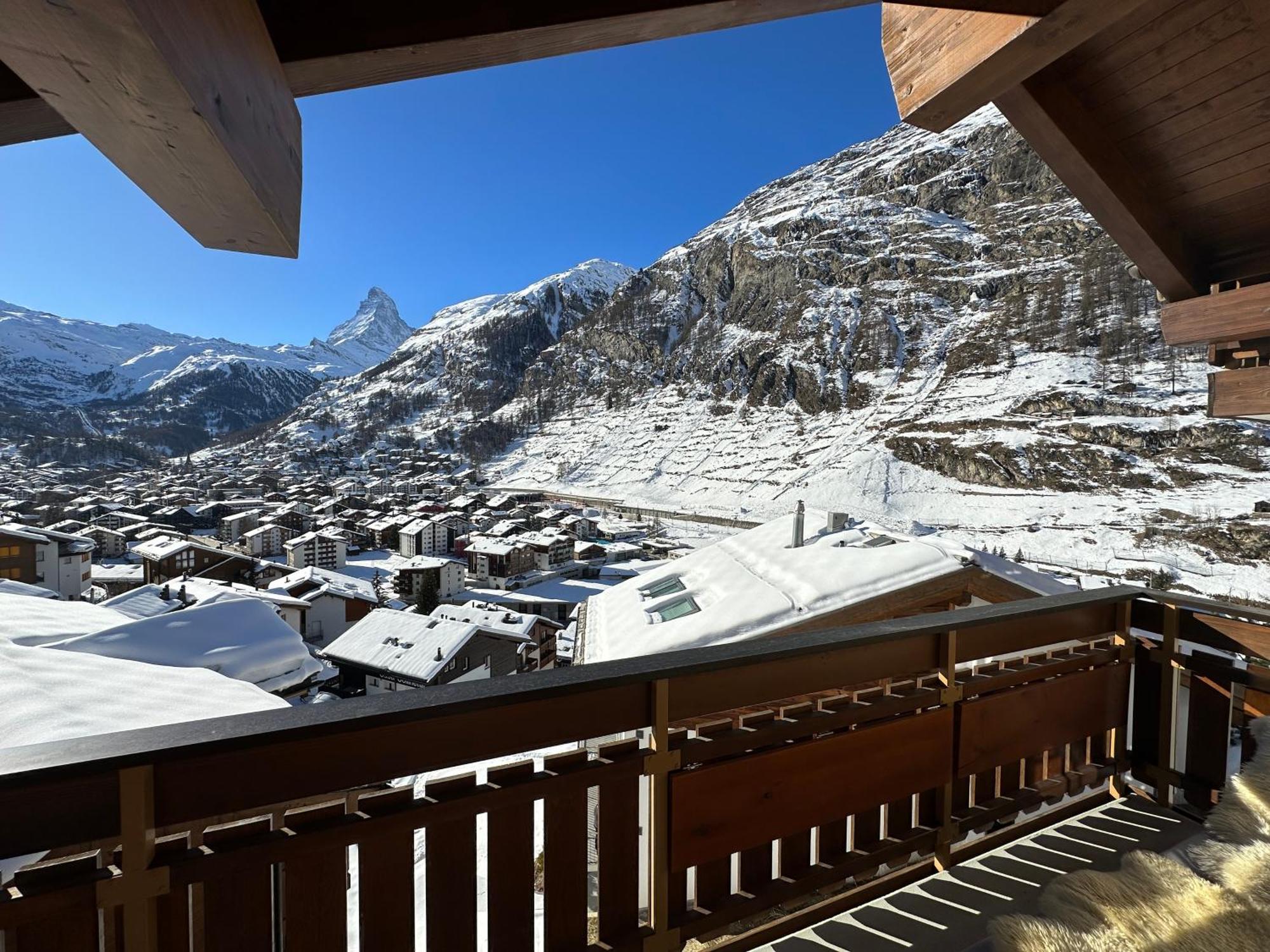 Modern Self-Catering Apartment With Matterhorn Views Zermatt Buitenkant foto